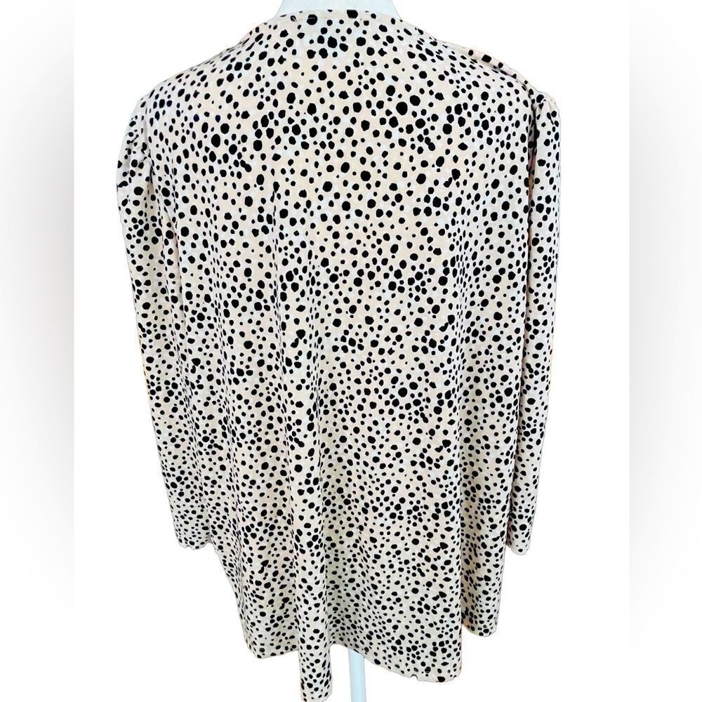 Adrianna Papell blush pink/black & white dot v neck top size 1 X. - Picture 3 of 6